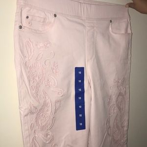 Baby pink Gloria Vanderbilt capris
